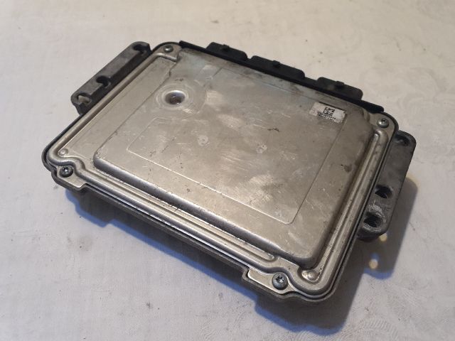 bontott FORD FOCUS II Motorvezérlő