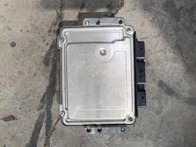 bontott FORD FOCUS II Motorvezérlő