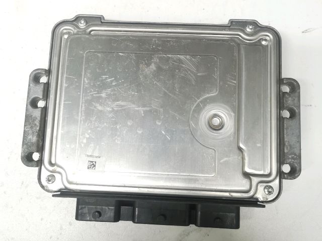 bontott FORD FOCUS II Motorvezérlő