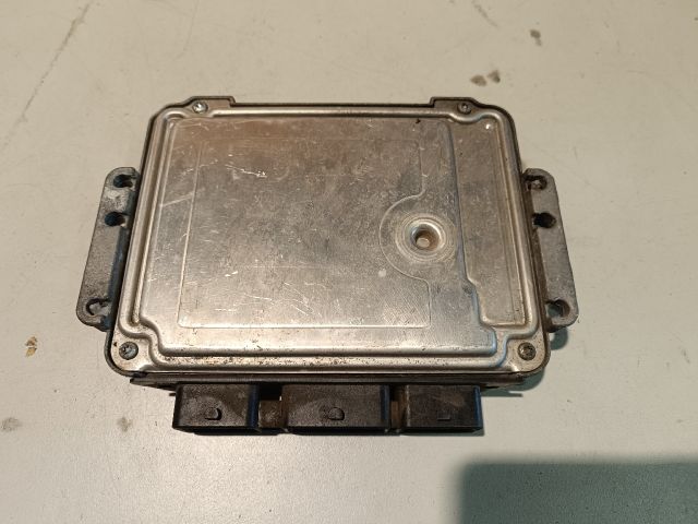 bontott FORD FOCUS II Motorvezérlő