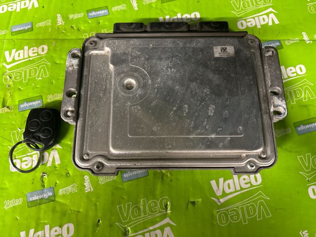 bontott FORD FOCUS II Motorvezérlő