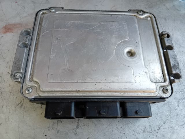 bontott FORD FOCUS II Motorvezérlő