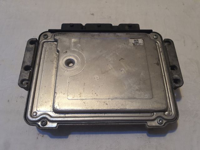 bontott FORD FOCUS II Motorvezérlő