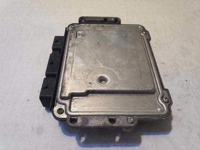 bontott FORD FOCUS II Motorvezérlő