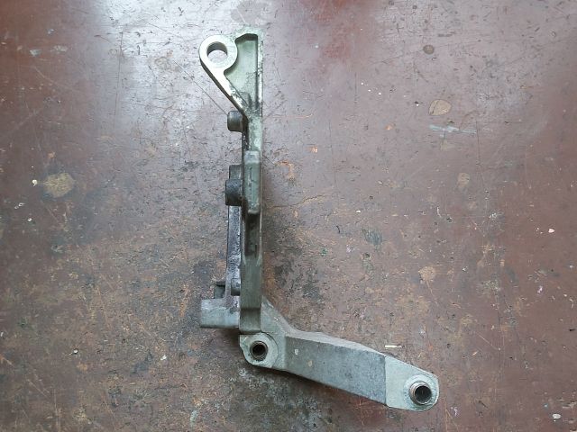 bontott FORD FOCUS II Nagynyomású Szivattyú Bak