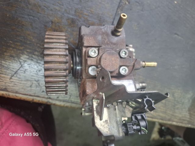 bontott FORD FOCUS II Nagynyomású Szivattyú