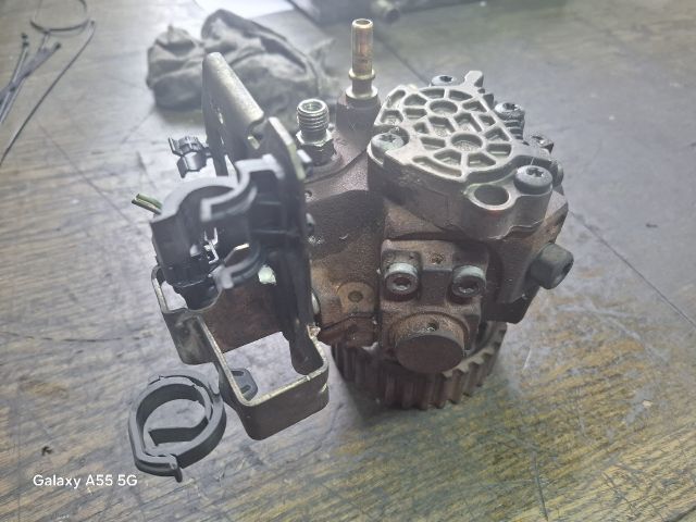 bontott FORD FOCUS II Nagynyomású Szivattyú