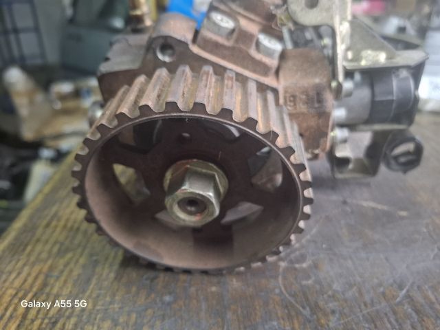 bontott FORD FOCUS II Nagynyomású Szivattyú