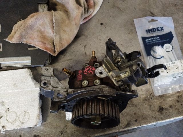 bontott FORD FOCUS II Nagynyomású Szivattyú