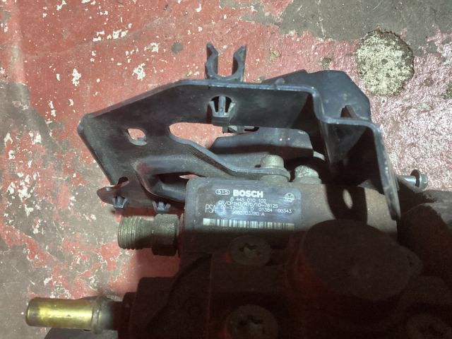 bontott FORD FOCUS II Nagynyomású Szivattyú