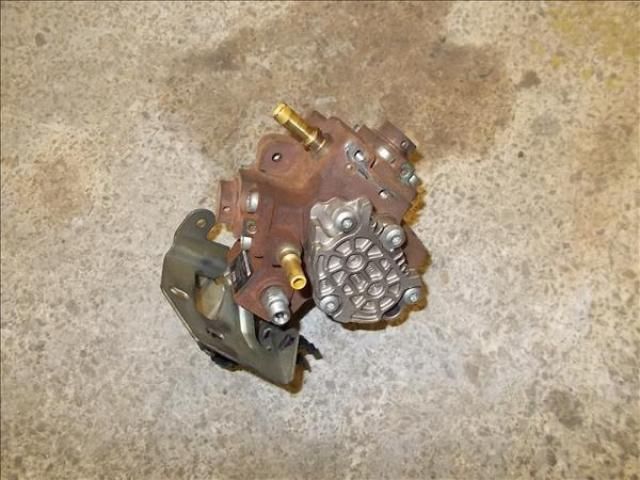 bontott FORD FOCUS II Nagynyomású Szivattyú