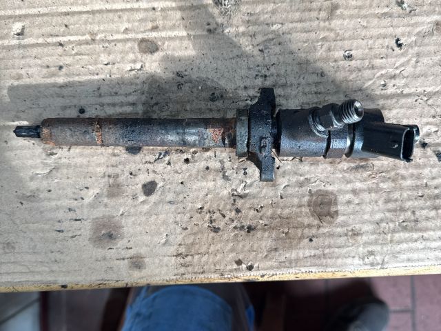 bontott FORD FOCUS II Porlasztó (1 db)