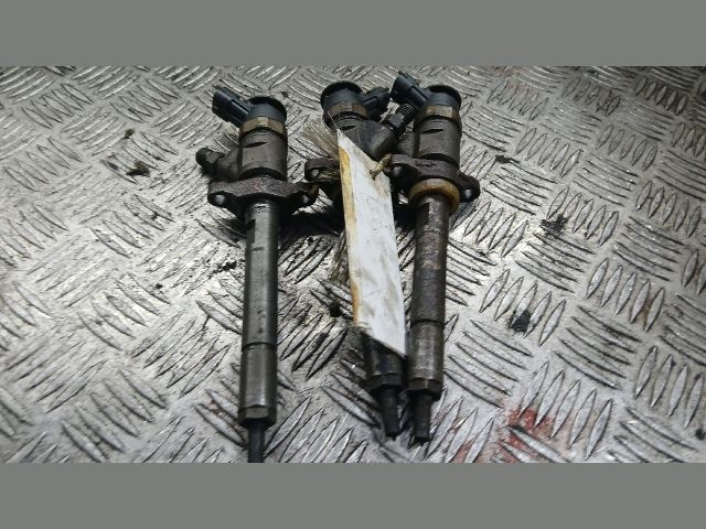 bontott FORD FOCUS II Porlasztó (1 db)