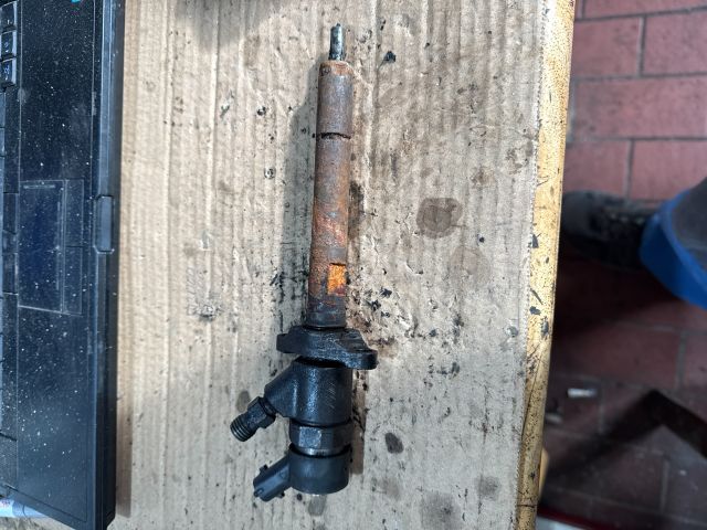 bontott FORD FOCUS II Porlasztó (1 db)