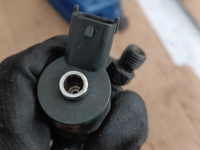 bontott FORD FOCUS II Porlasztó (1 db)