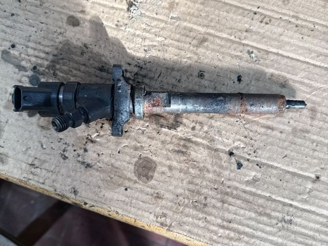 bontott FORD FOCUS II Porlasztó (1 db)