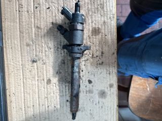 bontott FORD FOCUS II Porlasztó (1 db)