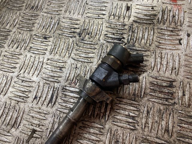 bontott FORD FOCUS II Porlasztó (1 db)