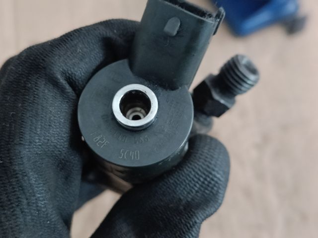 bontott FORD FOCUS II Porlasztó (1 db)