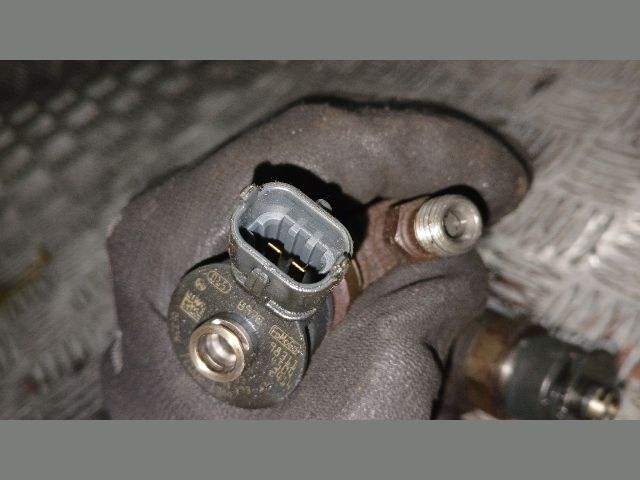 bontott FORD FOCUS II Porlasztó (1 db)