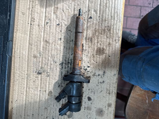 bontott FORD FOCUS II Porlasztó (1 db)