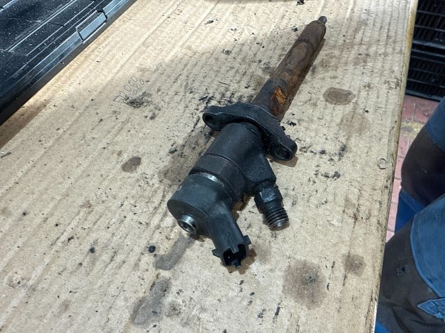 bontott FORD FOCUS II Porlasztó (1 db)