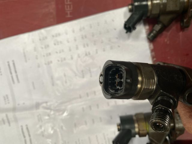 bontott FORD FOCUS II Porlasztó Sor / Híd