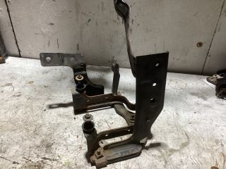 bontott FORD FOCUS II Szervó Tartó Bak (Magában)