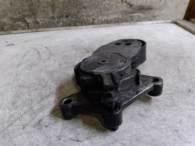 bontott FORD FOCUS II Szíjfeszítő Görgő