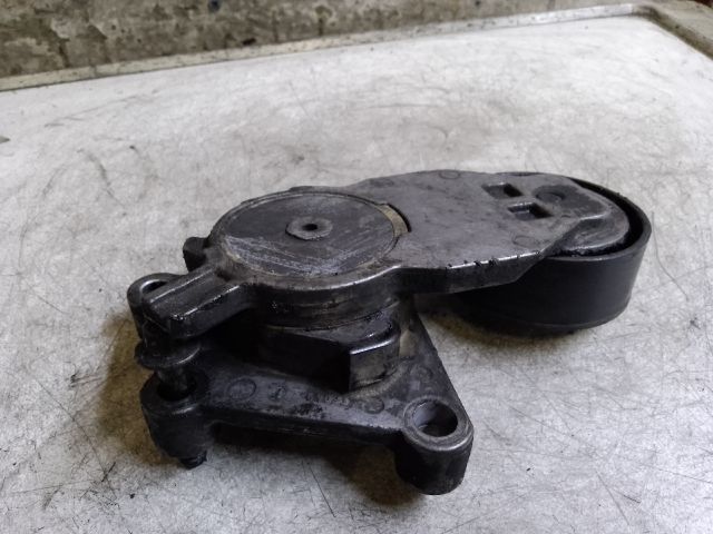 bontott FORD FOCUS II Szíjfeszítő Görgő