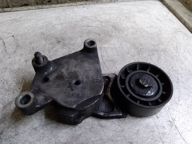 bontott FORD FOCUS II Szíjfeszítő Görgő