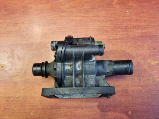 bontott FORD FOCUS II Termosztátház