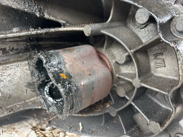 bontott FORD FOCUS II Váltó (Mechanikus)