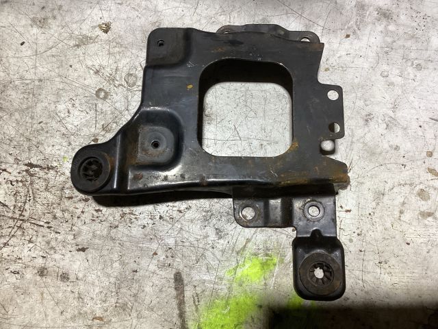 bontott FORD FOCUS II Váltó Tartó Bak (Pozíciófüggetlen)