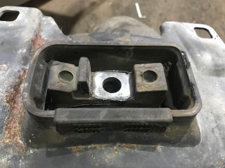 bontott FORD FOCUS II Váltó Tartó Bak (Pozíciófüggetlen)