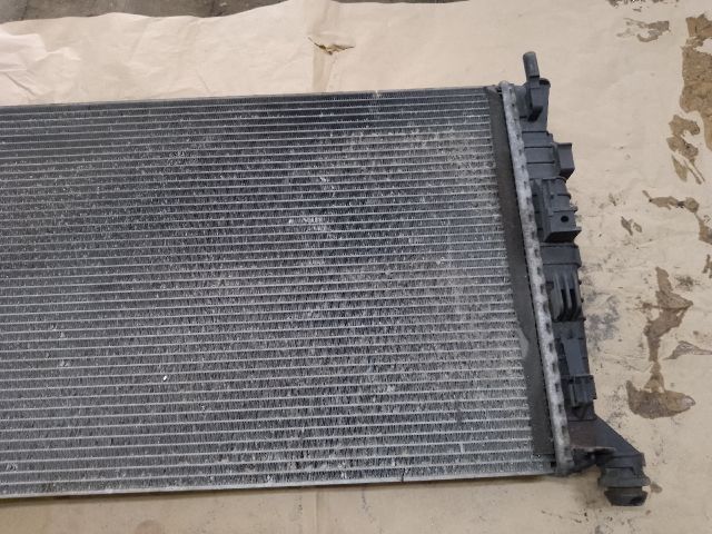 bontott FORD FOCUS II Vízhűtő Radiátor (Klímás)