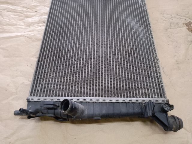 bontott FORD FOCUS II Vízhűtő Radiátor (Klímás)