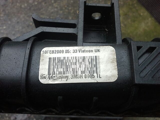 bontott FORD FOCUS II Vízhűtő Radiátor (Klímás)