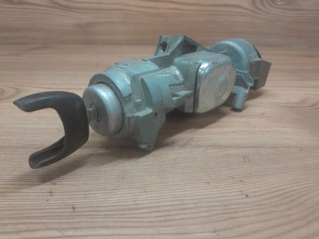 bontott FORD FOCUS II Gyújtáskapcsoló