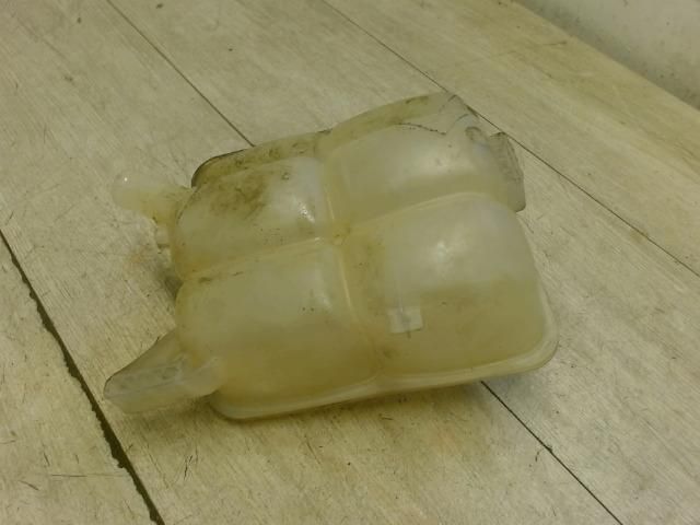 bontott FORD FOCUS II Kiegyenlítő Tartály