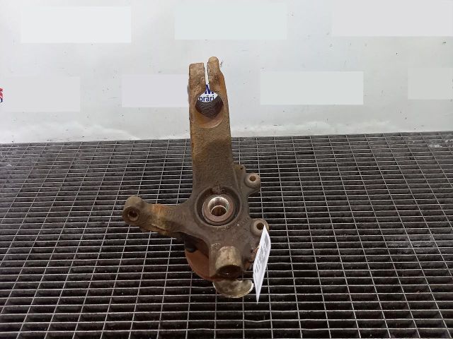 bontott FORD FOCUS II Bal első Csonkállvány