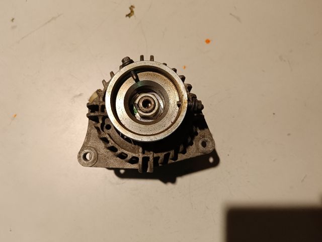 bontott FORD FOCUS II Generátor