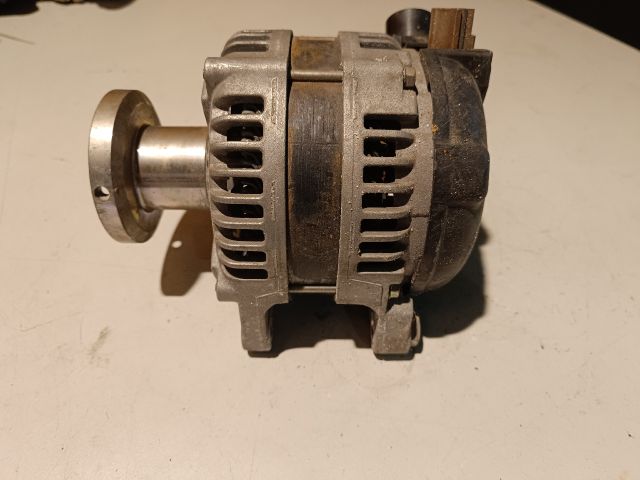 bontott FORD FOCUS II Generátor