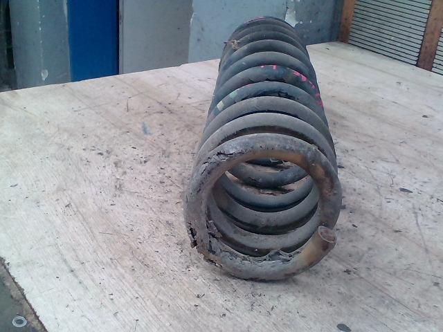 bontott FORD FOCUS II Hátsó Rugó