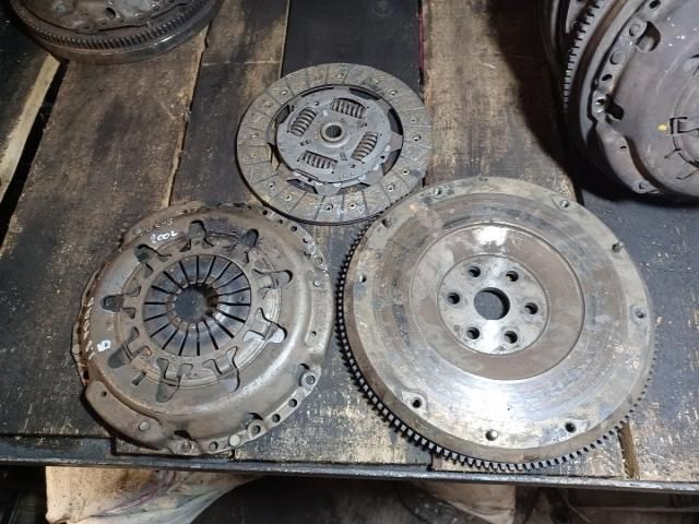 bontott FORD FOCUS II Kuplung Szett Lendkerékkel