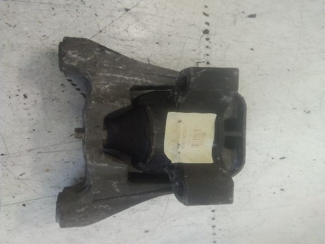 bontott FORD FOCUS II Motor Tartó Bak (Fém)