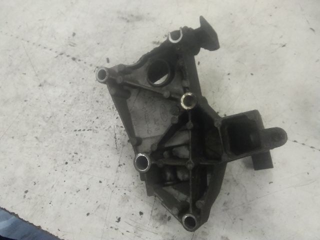 bontott FORD FOCUS II Motor Tartó Bak (Fém)