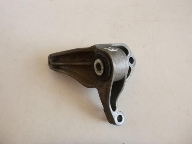 bontott FORD FOCUS II Motor Tartó Bak (Fém)