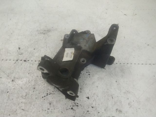 bontott FORD FOCUS II Motor Tartó Bak (Fém)