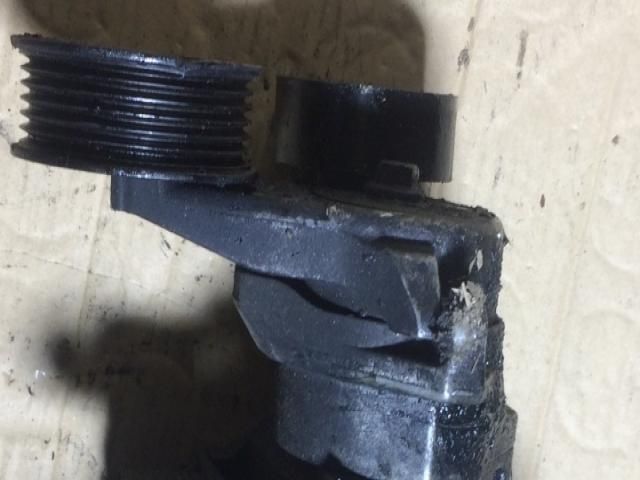 bontott FORD FOCUS II Szíjfeszítő Görgő